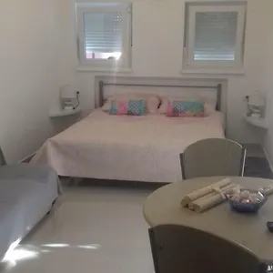 Tili Apartment